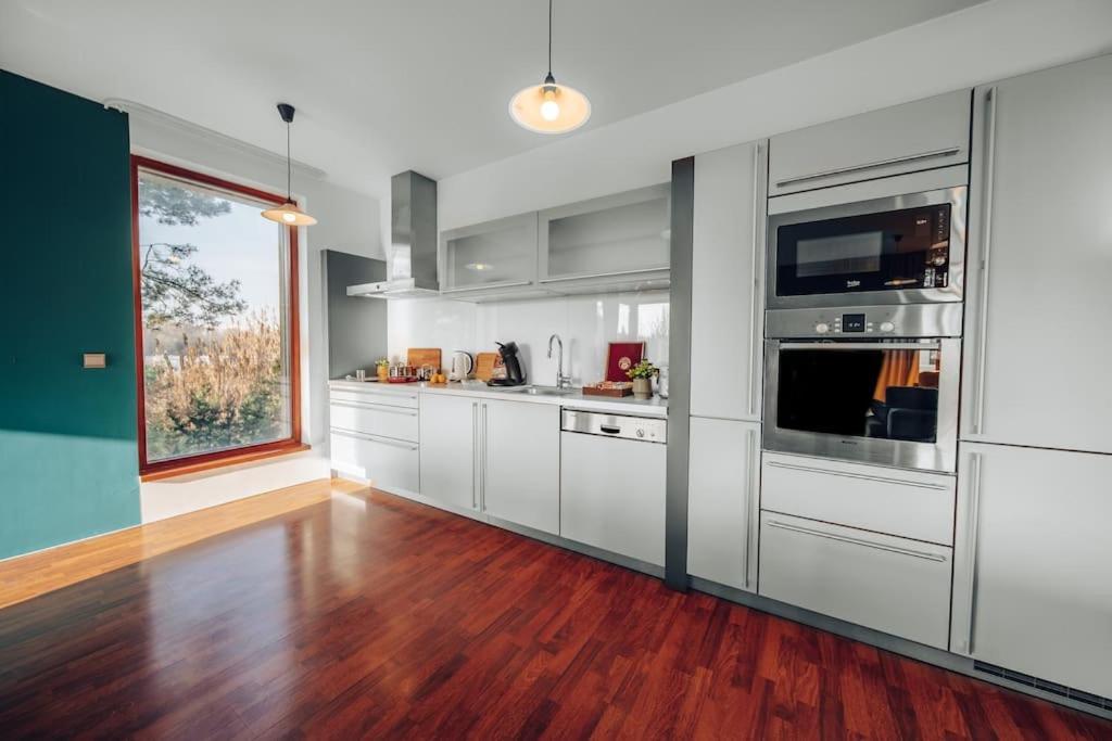 Design 3Bd Apartment Cooking Area In Architect Villa Prague Extérieur photo